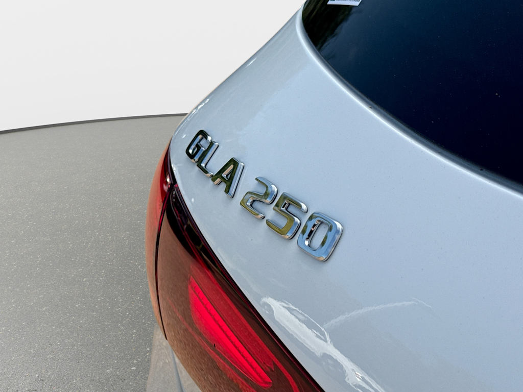Thumbnail: 2026 Mercedes-Benz GLA - 7