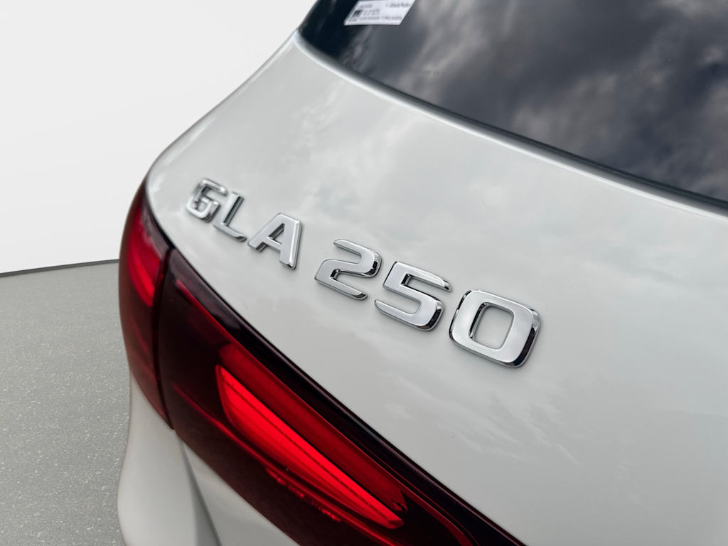 Thumbnail: 2026 Mercedes-Benz GLA - 7