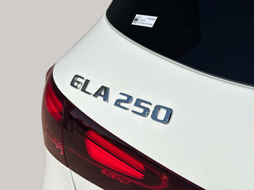 Thumbnail: 2026 Mercedes-Benz GLA - 7