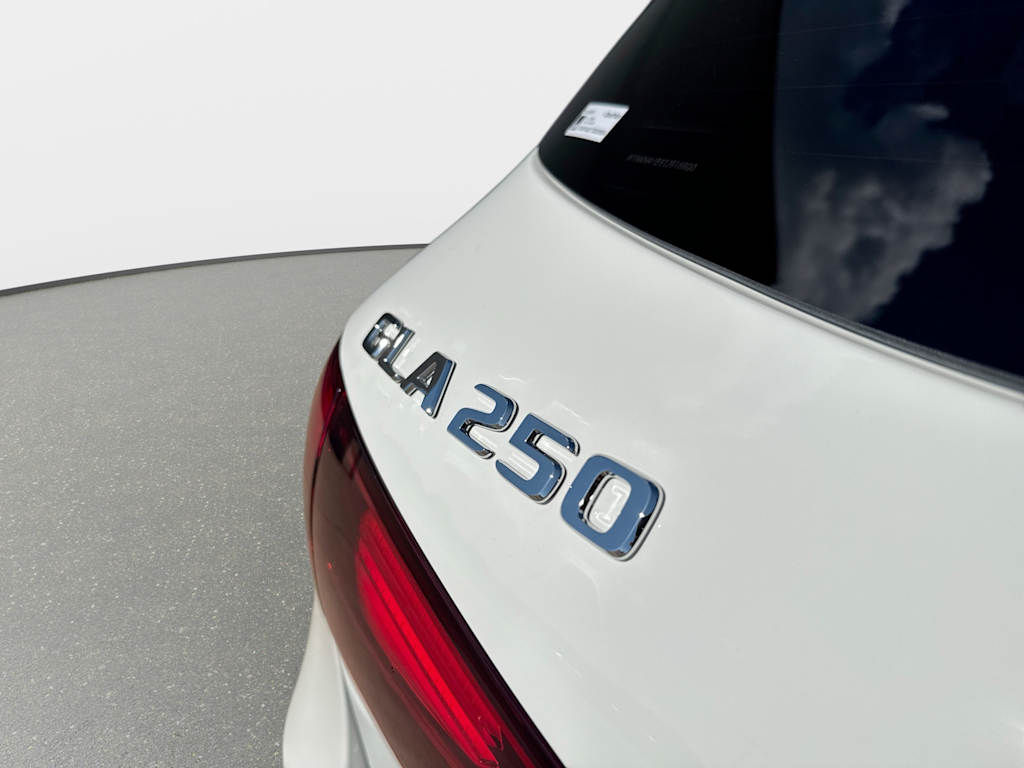 Thumbnail: 2026 Mercedes-Benz GLA - 7