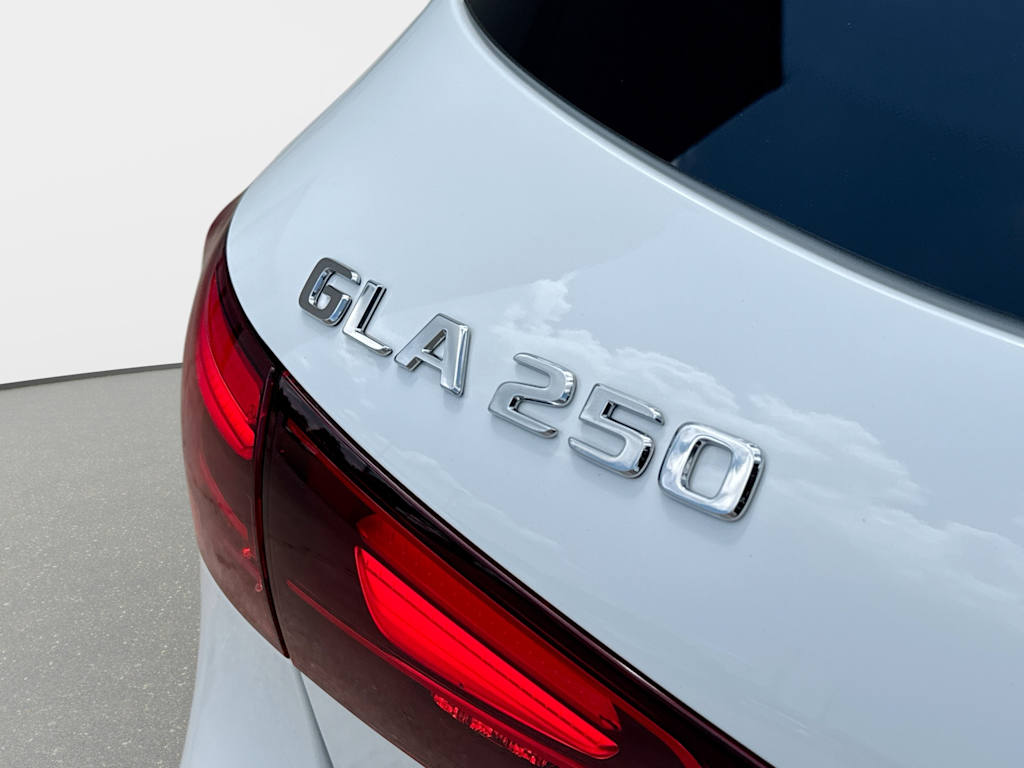 Thumbnail: 2026 Mercedes-Benz GLA - 7