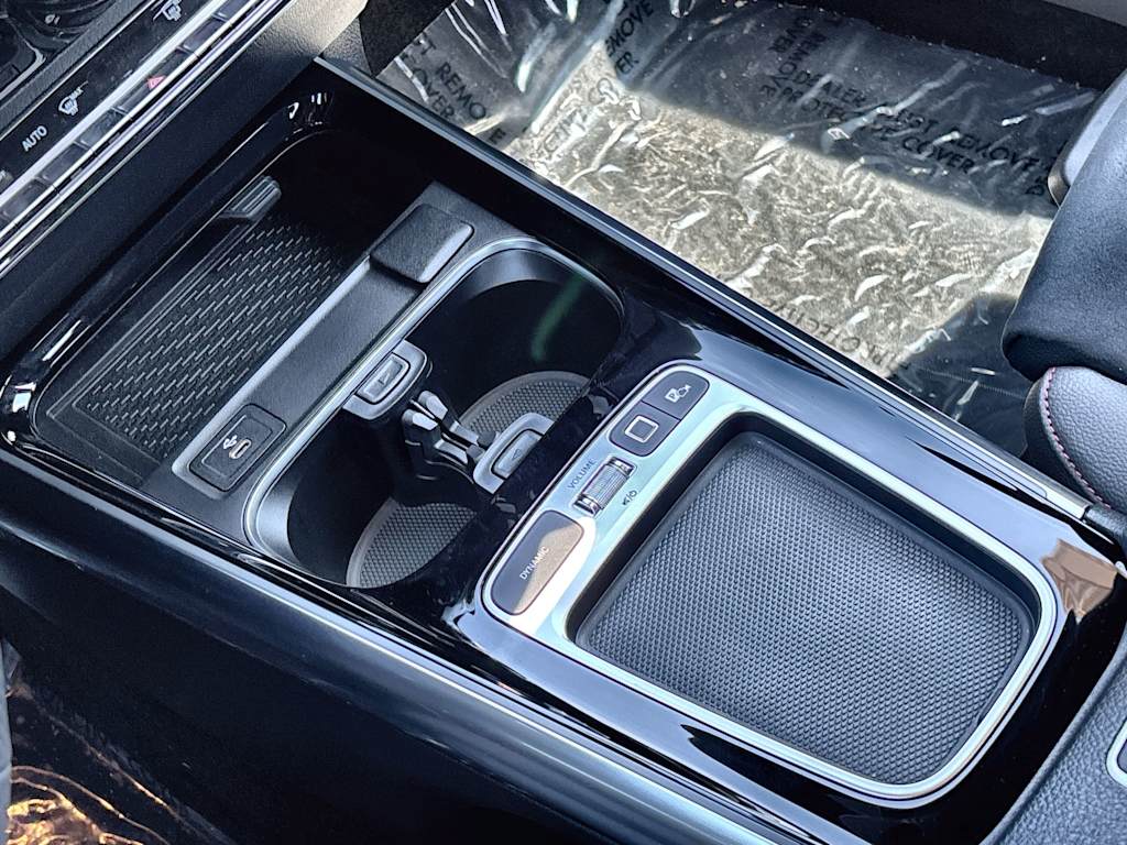 Thumbnail: 2025 Mercedes-Benz GLA - 25