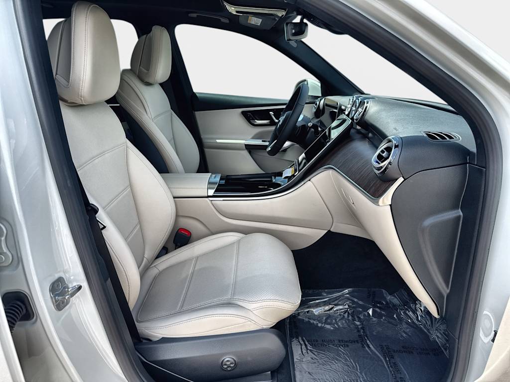 Thumbnail: 2026 Mercedes-Benz GLC - 21