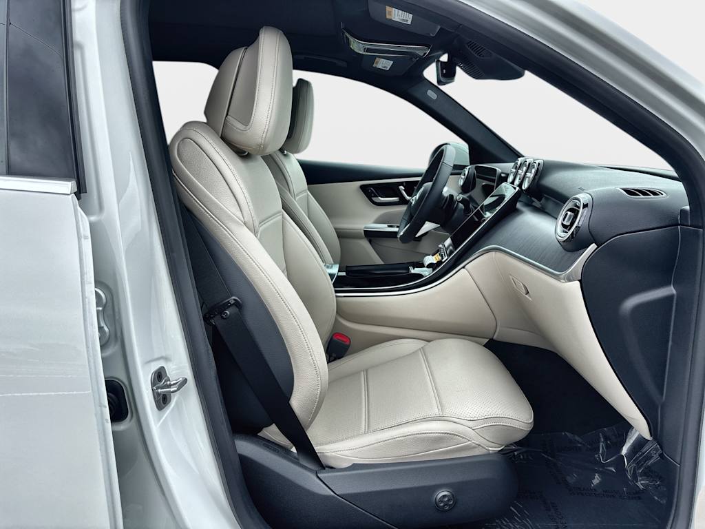 Thumbnail: 2026 Mercedes-Benz GLC - 21