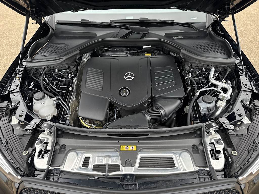 Thumbnail: 2026 Mercedes-Benz GLC - 9