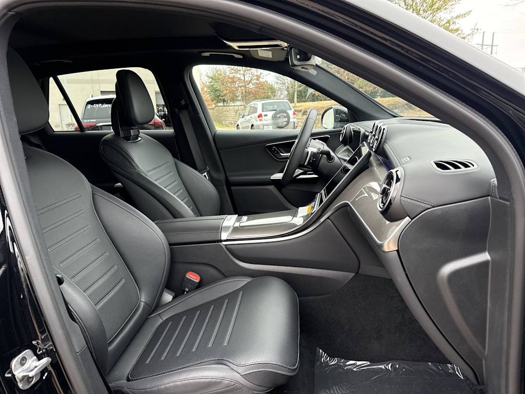 Thumbnail: 2026 Mercedes-Benz GLC - 27