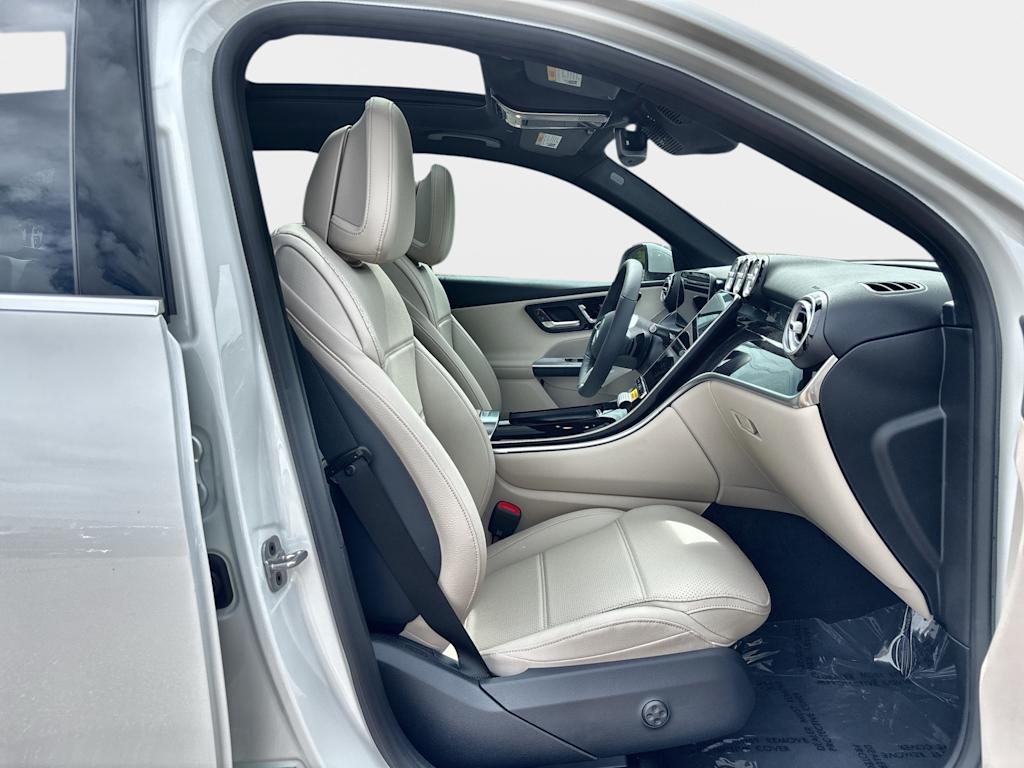 Thumbnail: 2026 Mercedes-Benz GLC - 20