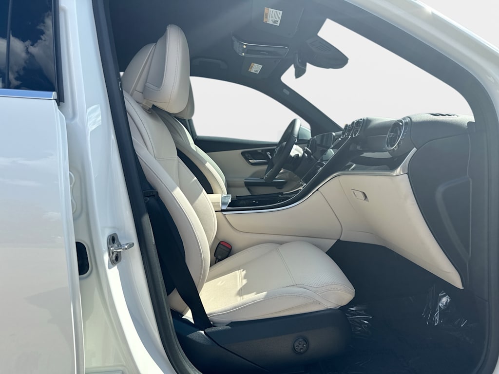 Thumbnail: 2026 Mercedes-Benz GLC - 21
