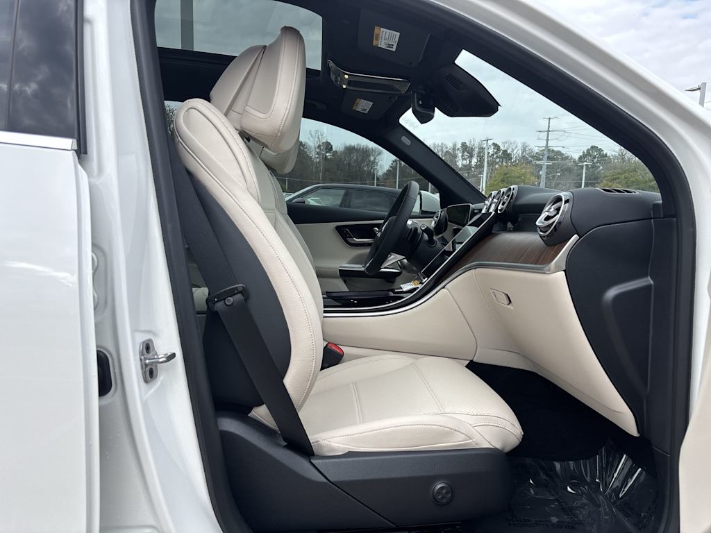 Thumbnail: 2026 Mercedes-Benz GLC - 27