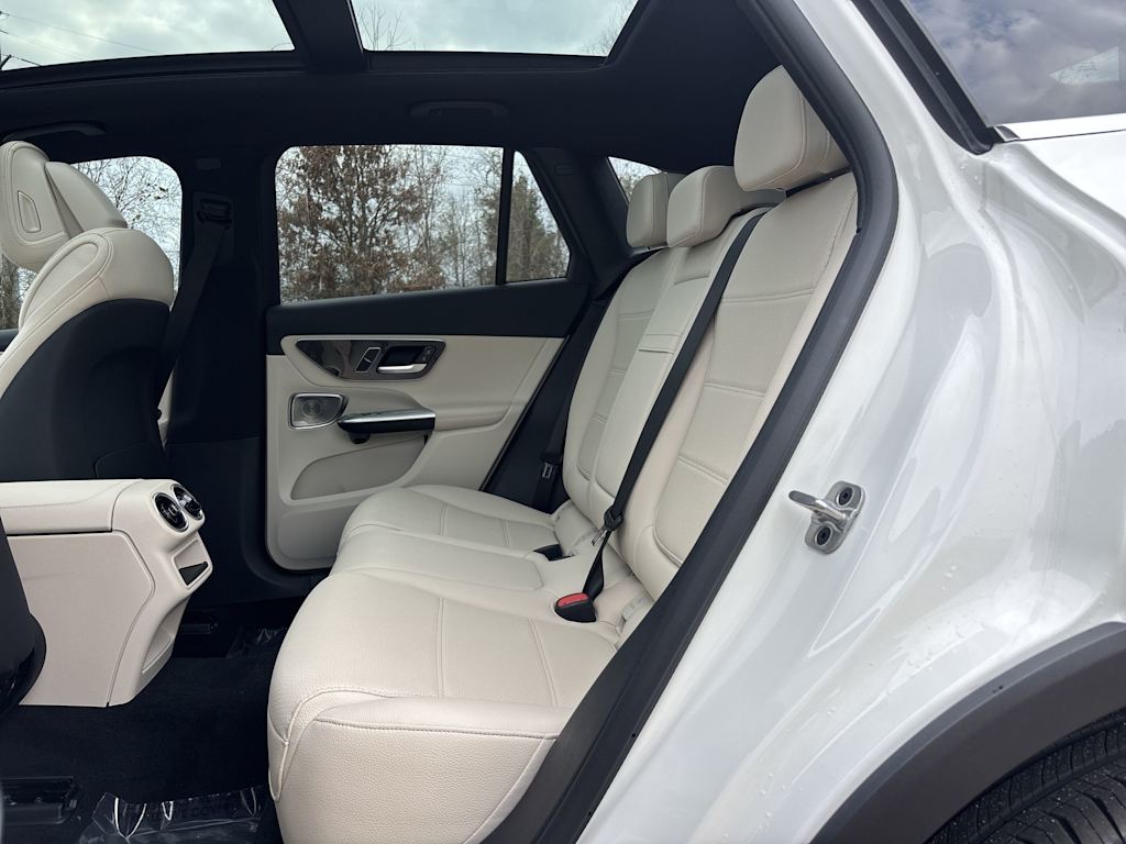 Thumbnail: 2026 Mercedes-Benz GLC - 25