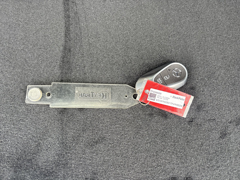 Thumbnail: 2026 Mercedes-Benz GLC - 18