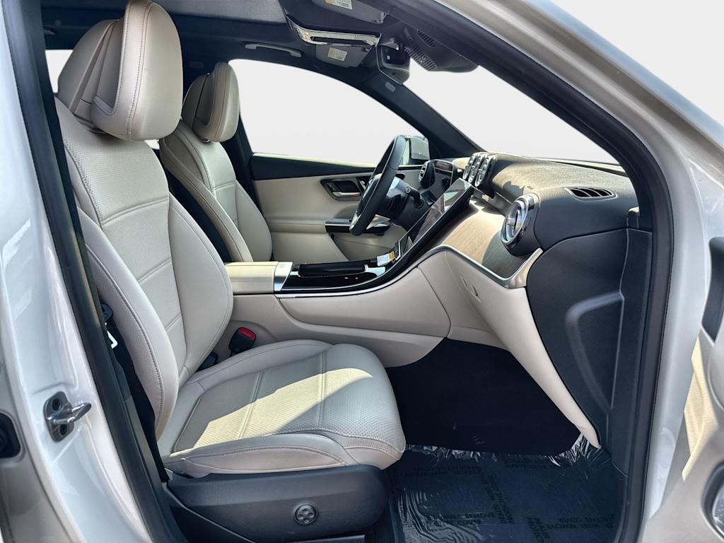 Thumbnail: 2026 Mercedes-Benz GLC - 23