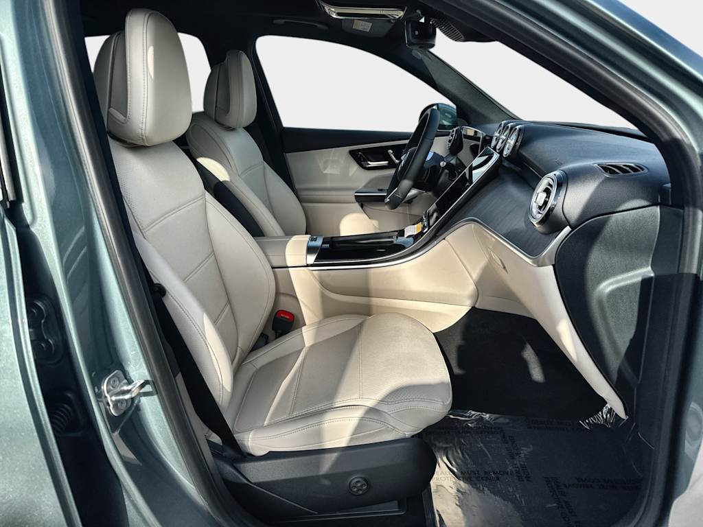 Thumbnail: 2026 Mercedes-Benz GLC - 21