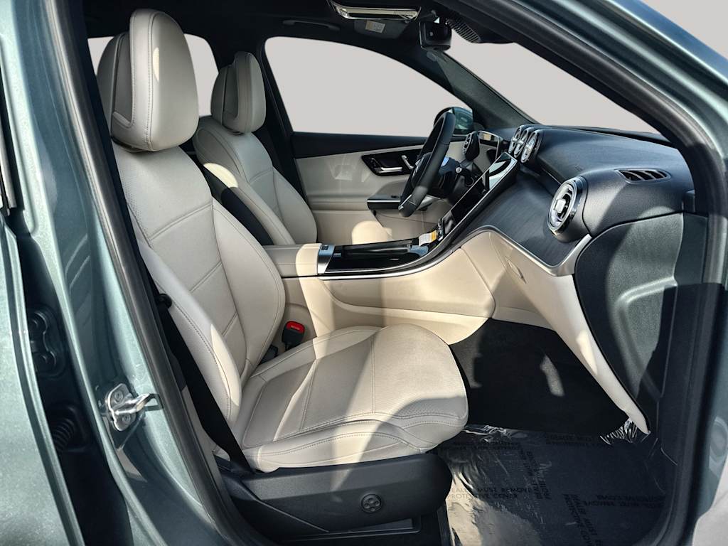 Thumbnail: 2026 Mercedes-Benz GLC - 21