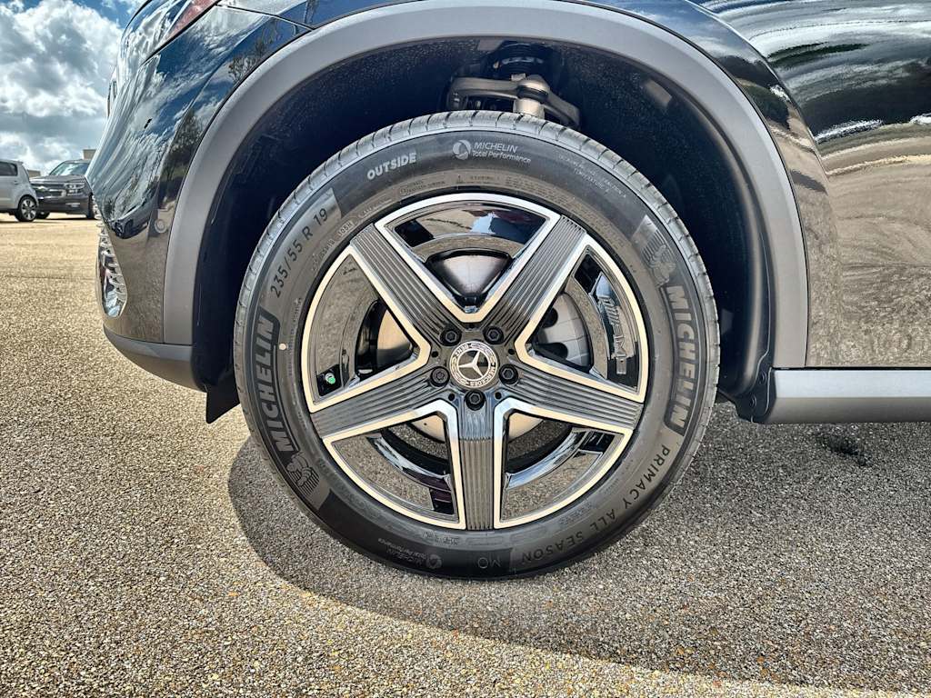 Thumbnail: 2026 Mercedes-Benz GLC - 8