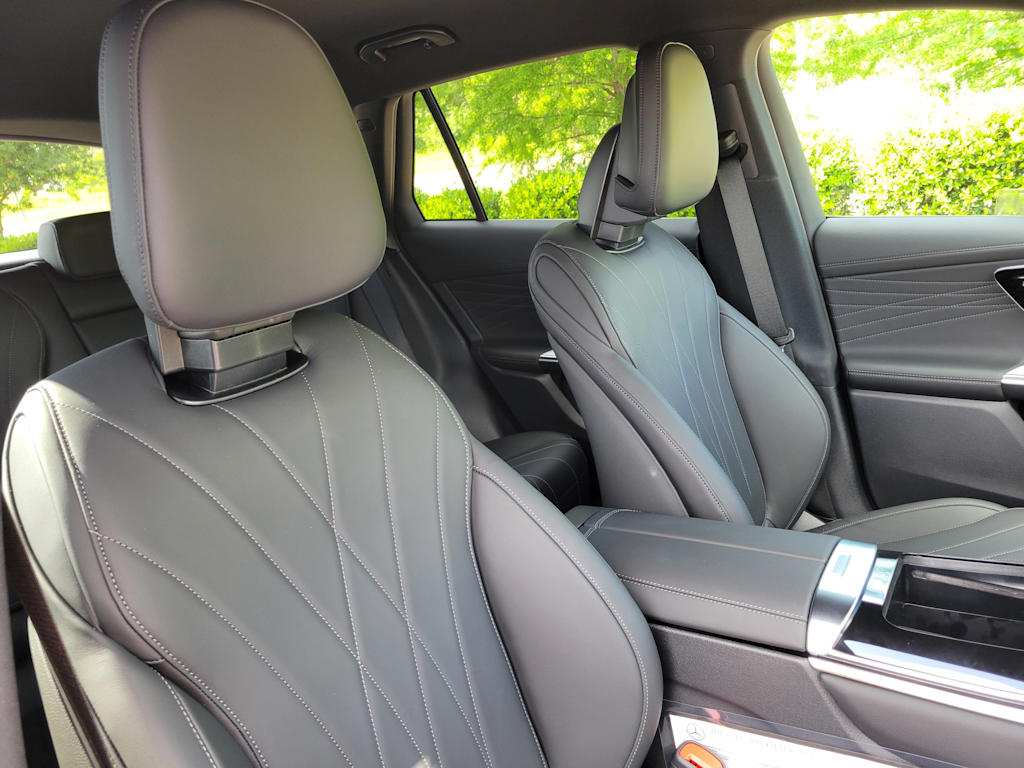 Thumbnail: 2025 Mercedes-Benz GLC - 24