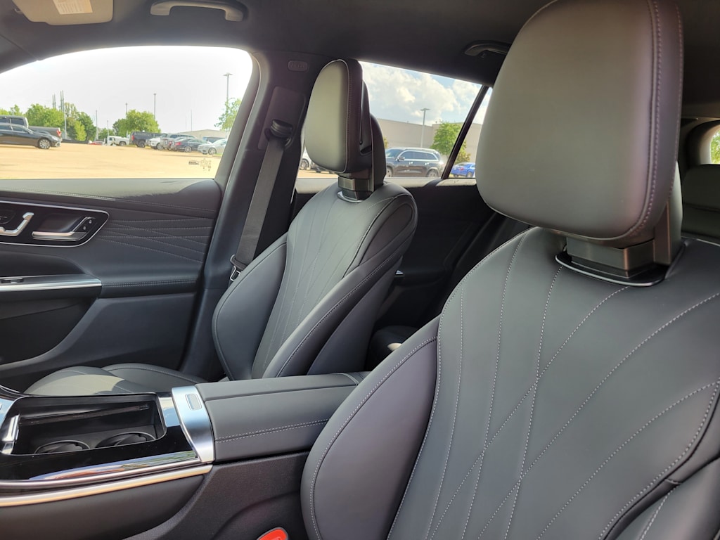 Thumbnail: 2025 Mercedes-Benz GLC - 8