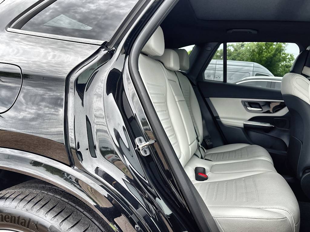 Thumbnail: 2025 Mercedes-Benz GLC - 26