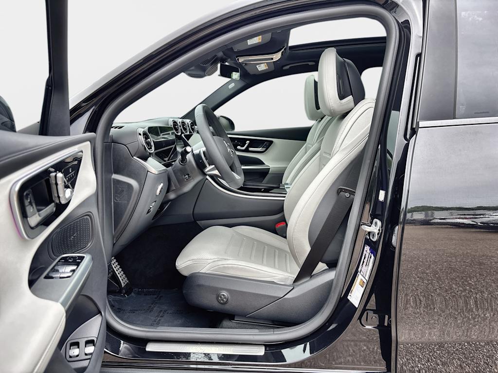 2025 Mercedes-Benz GLC Base - Photo 11
