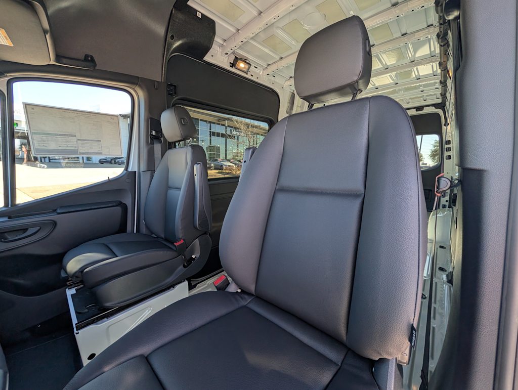 Thumbnail: 2026 Mercedes-Benz Sprinter - 7