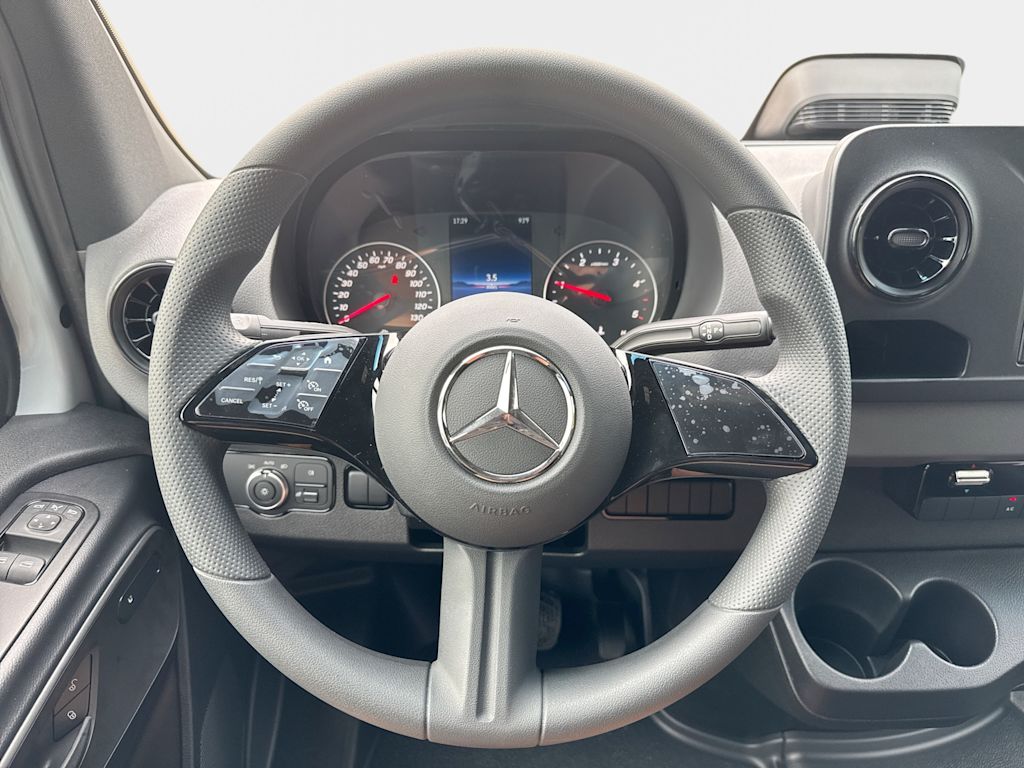 Thumbnail: 2026 Mercedes-Benz Sprinter - 6
