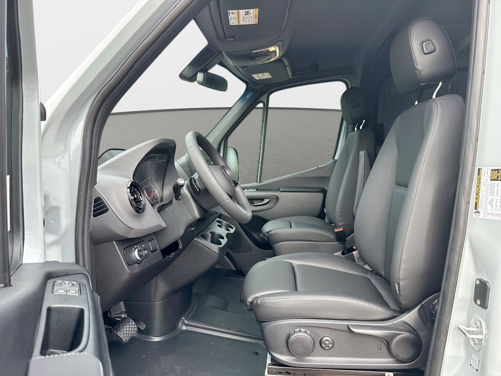 Thumbnail: 2026 Mercedes-Benz Sprinter - 7
