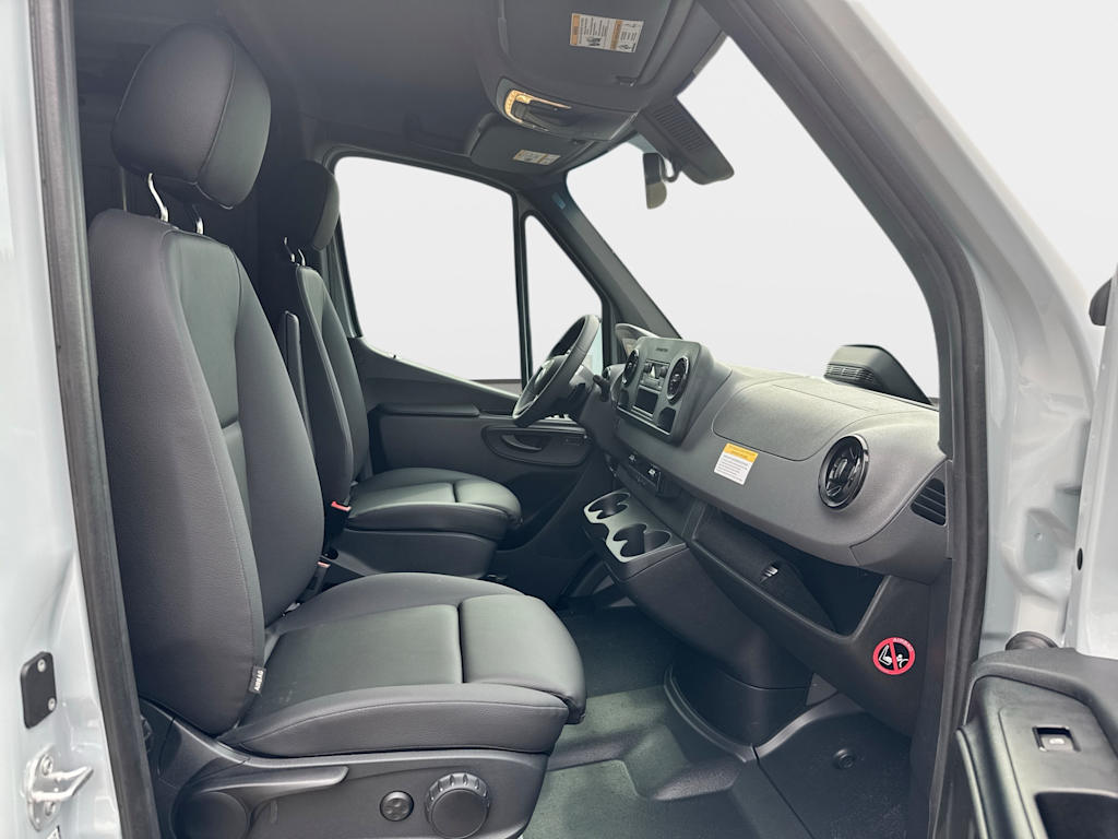 Thumbnail: 2026 Mercedes-Benz Sprinter - 14