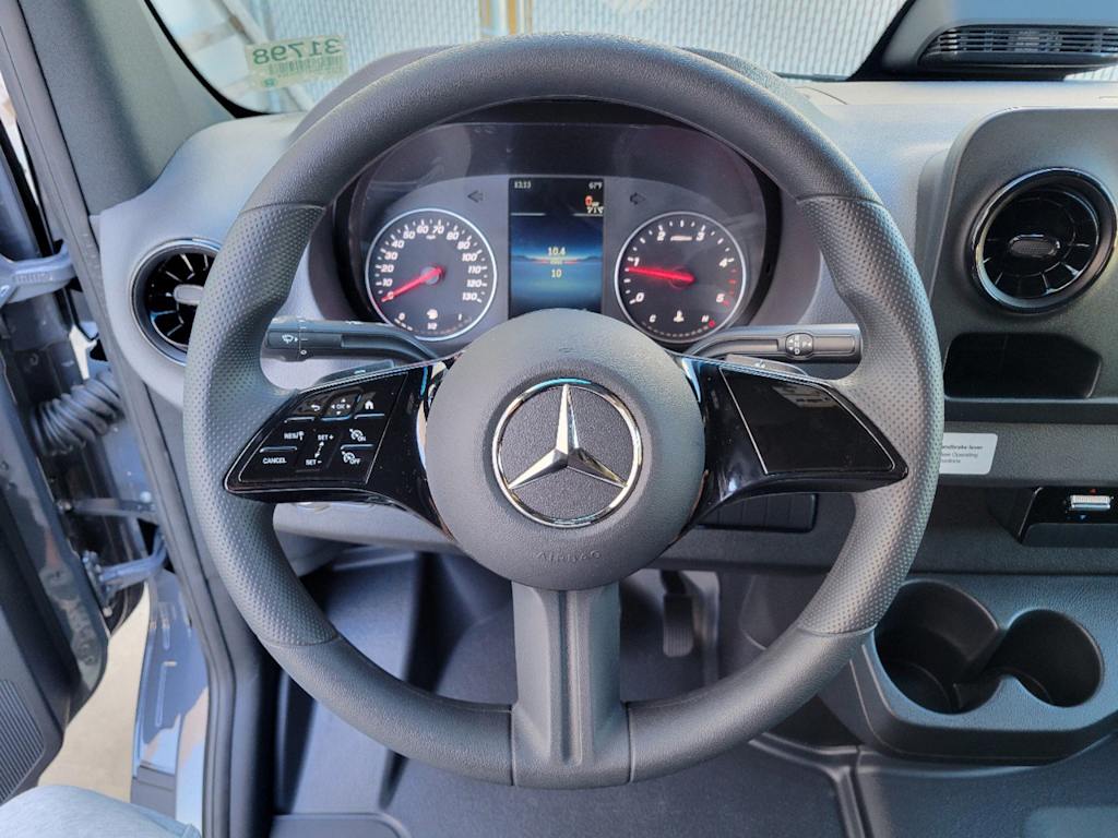 Thumbnail: 2025 Mercedes-Benz Sprinter - 11