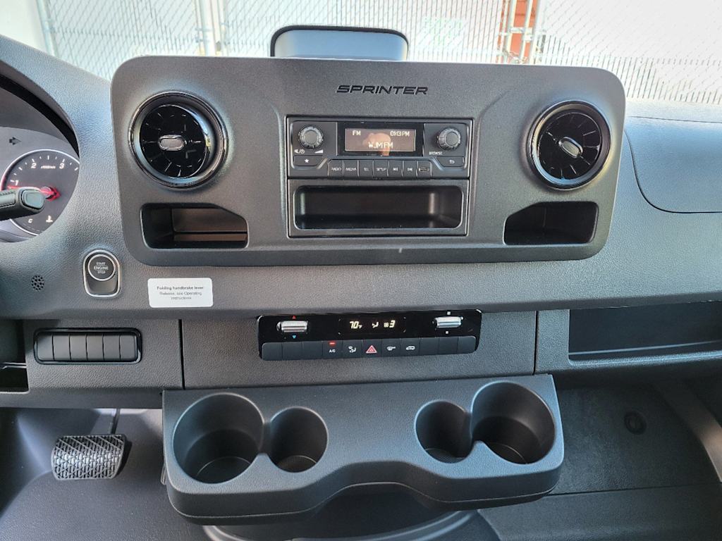 Thumbnail: 2025 Mercedes-Benz Sprinter - 12