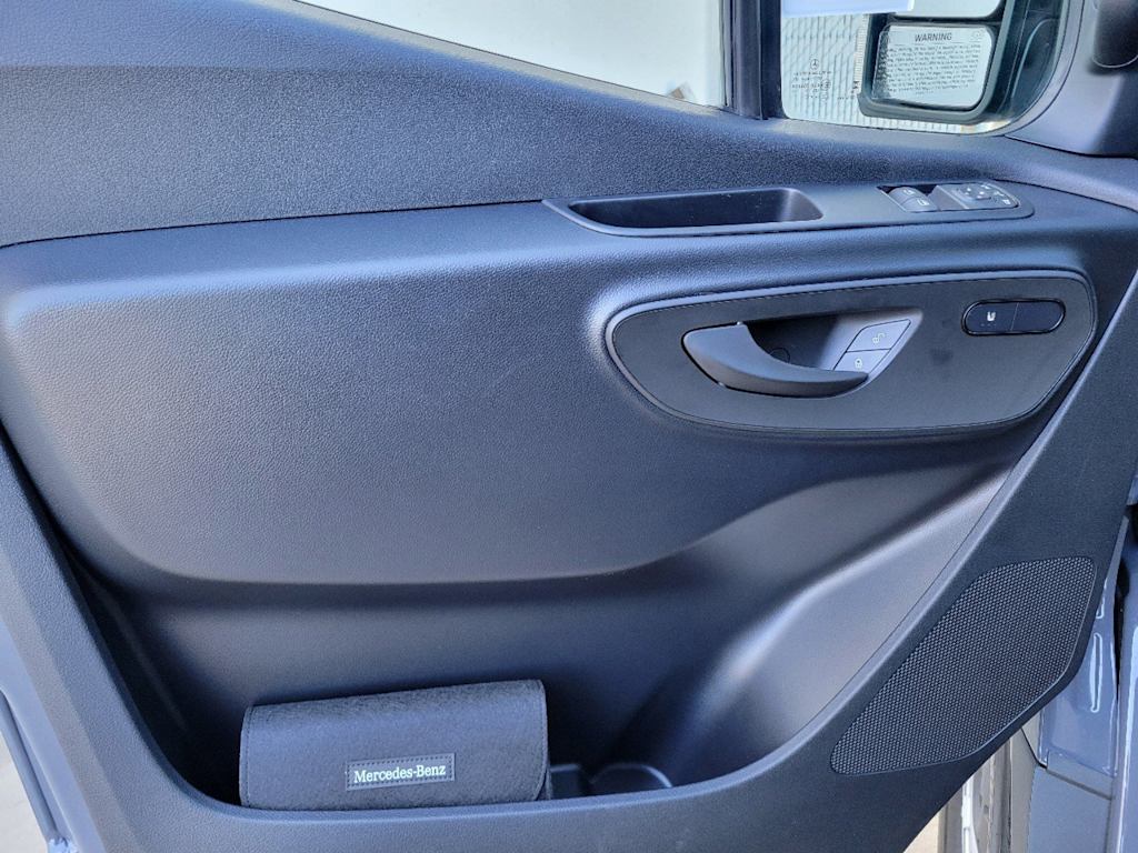 Thumbnail: 2025 Mercedes-Benz Sprinter - 17