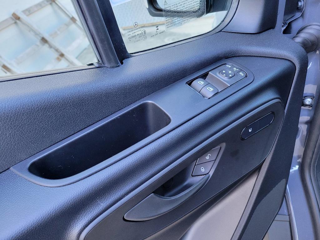 Thumbnail: 2025 Mercedes-Benz Sprinter - 18