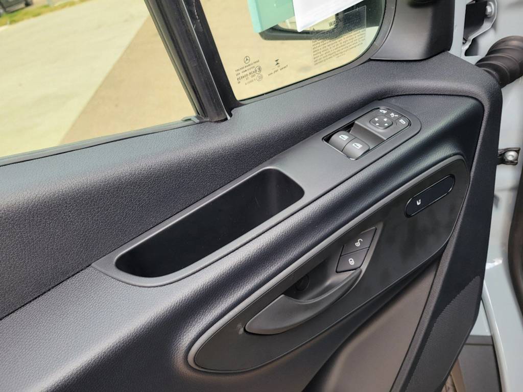 Thumbnail: 2025 Mercedes-Benz Sprinter - 18