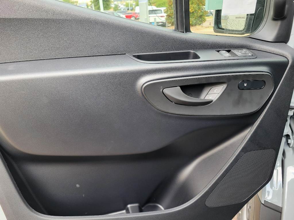 Thumbnail: 2025 Mercedes-Benz Sprinter - 17