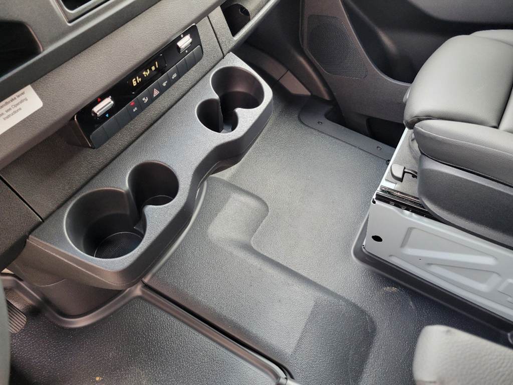 Thumbnail: 2025 Mercedes-Benz Sprinter - 8