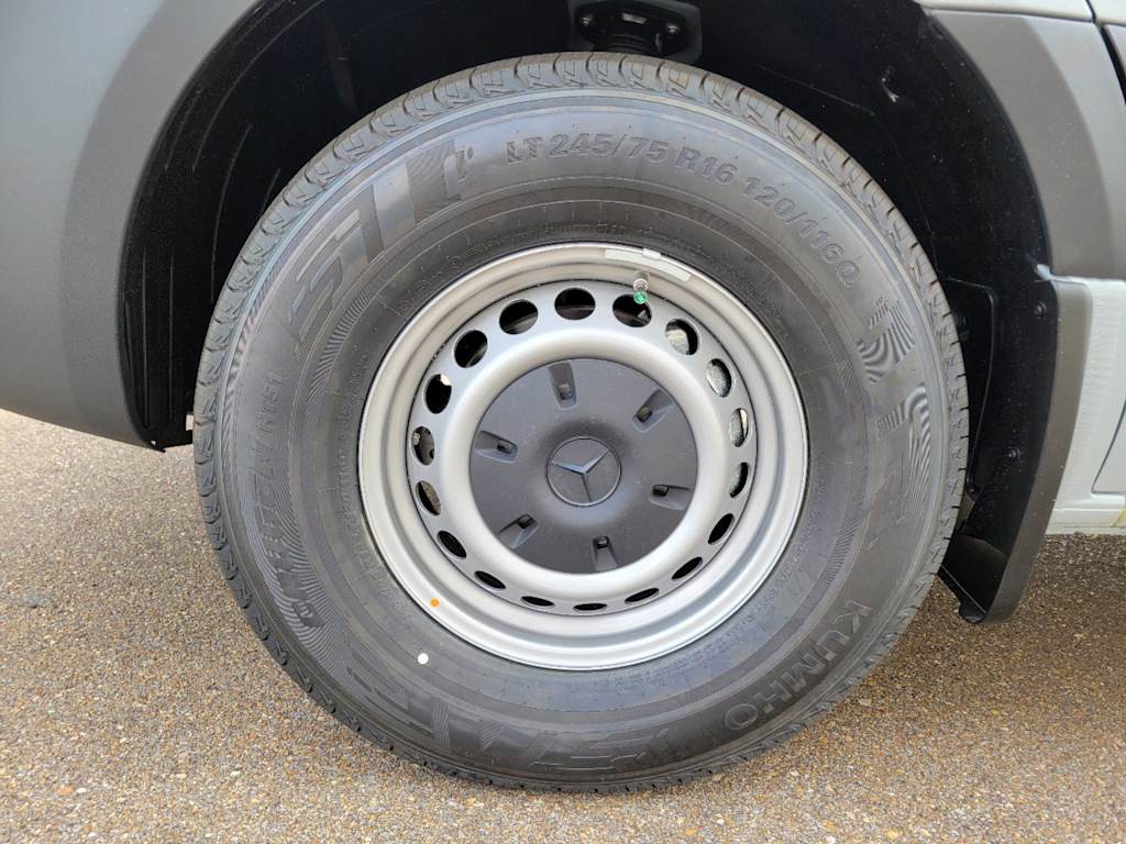 Thumbnail: 2025 Mercedes-Benz Sprinter - 4