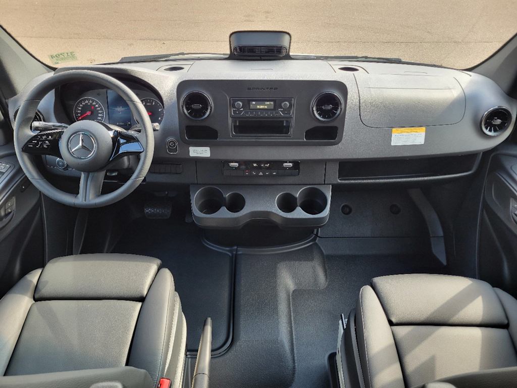 Thumbnail: 2025 Mercedes-Benz Sprinter - 2