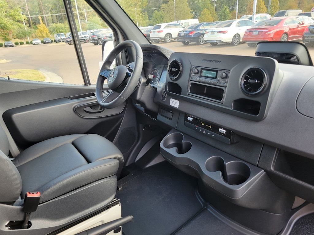 Thumbnail: 2025 Mercedes-Benz Sprinter - 23