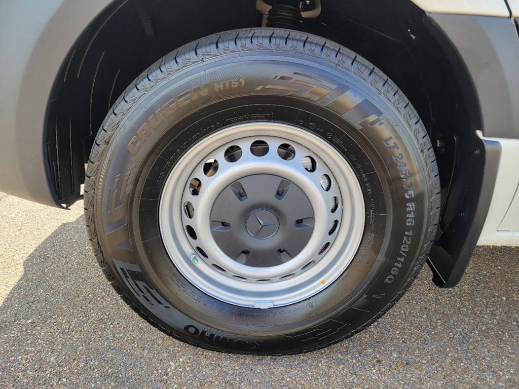 Thumbnail: 2025 Mercedes-Benz Sprinter - 4