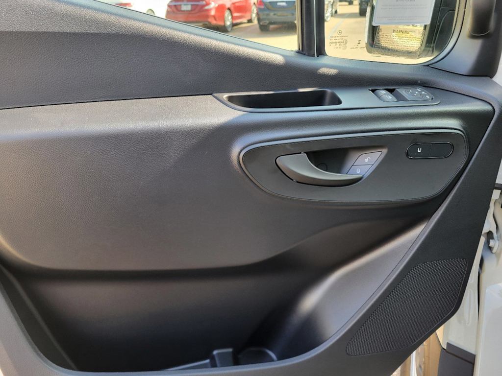 Thumbnail: 2025 Mercedes-Benz Sprinter - 19