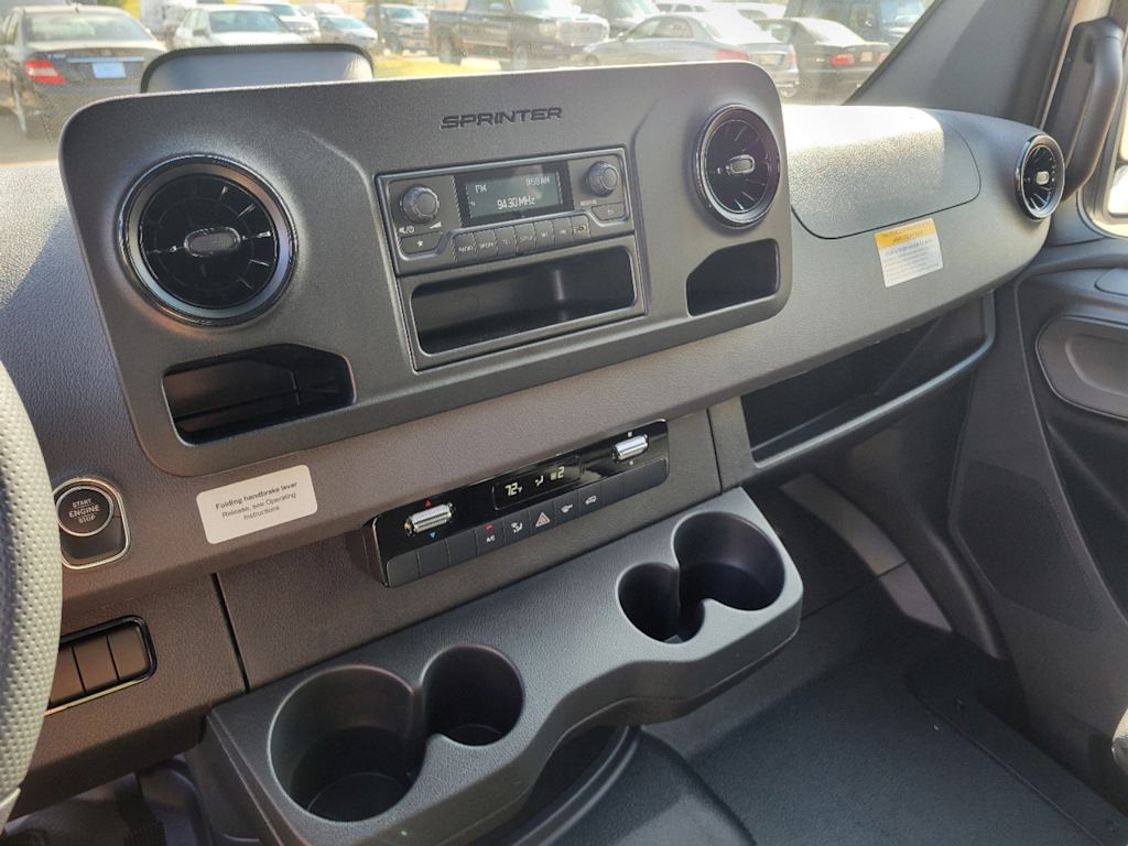 Thumbnail: 2025 Mercedes-Benz Sprinter - 21