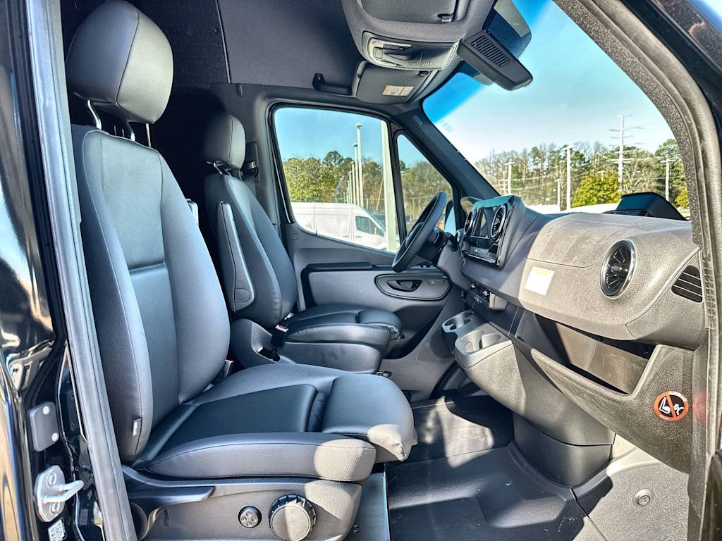 Thumbnail: 2026 Mercedes-Benz Sprinter - 11