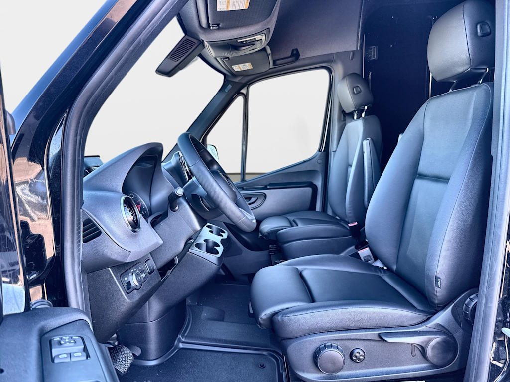 Thumbnail: 2026 Mercedes-Benz Sprinter - 8