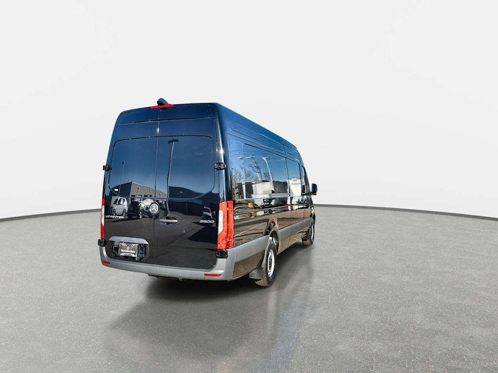 Thumbnail: 2026 Mercedes-Benz Sprinter - 4