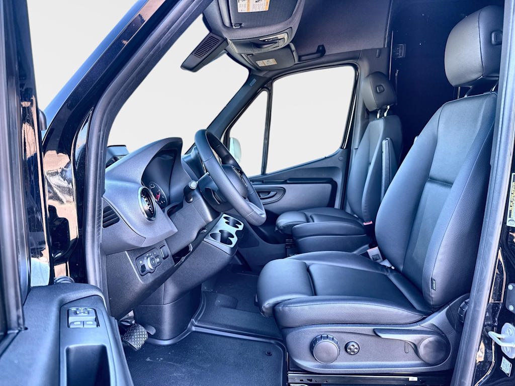 Thumbnail: 2026 Mercedes-Benz Sprinter - 7