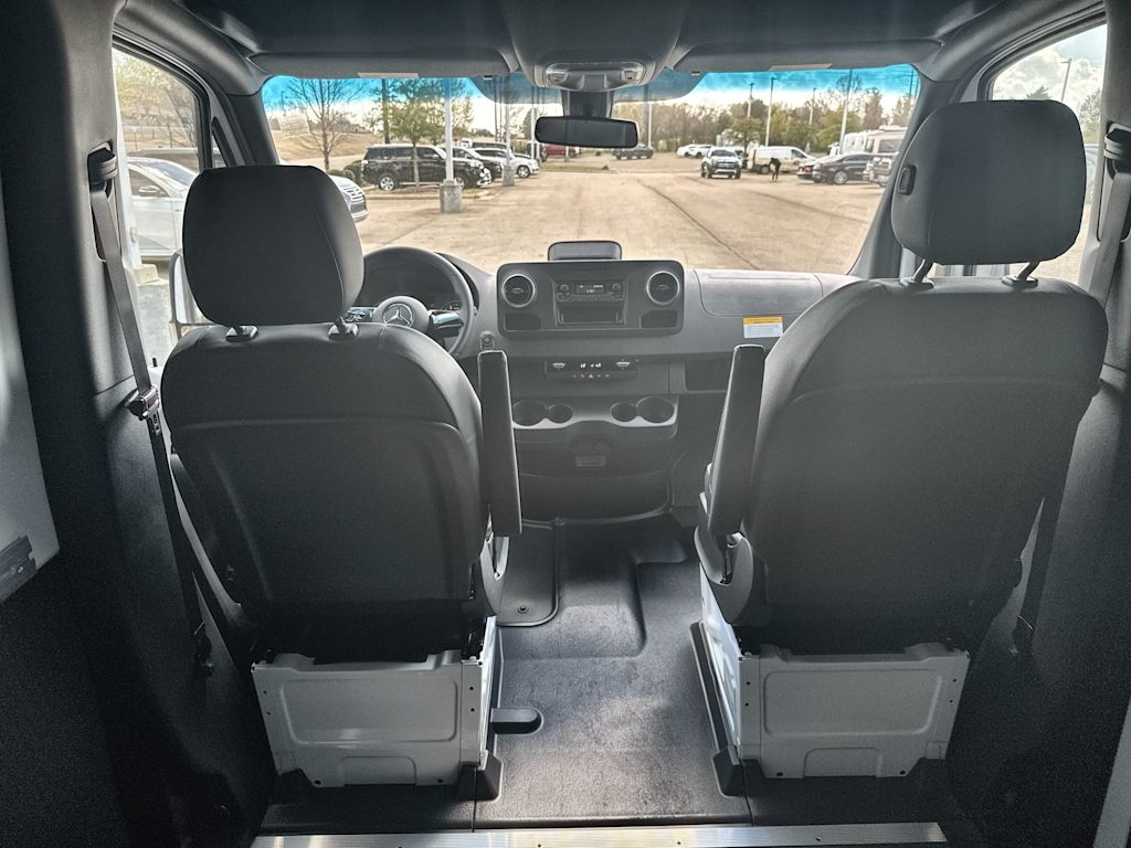 Thumbnail: 2026 Mercedes-Benz Sprinter - 12