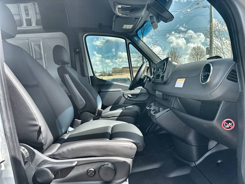 Thumbnail: 2026 Mercedes-Benz Sprinter - 18