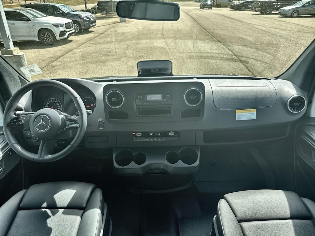 Thumbnail: 2026 Mercedes-Benz Sprinter - 9
