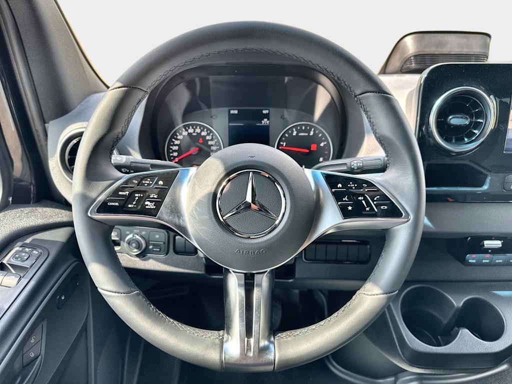 Thumbnail: 2026 Mercedes-Benz Sprinter - 8