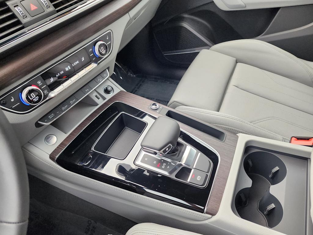 Thumbnail: 2025 Audi Q5 - 15