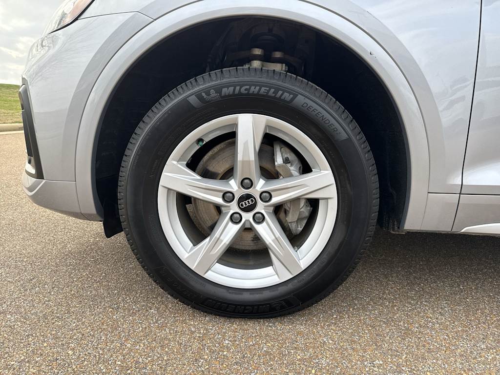 Thumbnail: 2023 Audi Q5 - 8